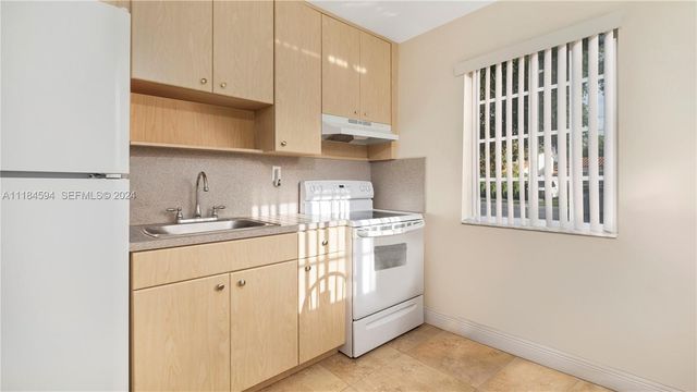 535 W 51st Street, Miami Beach, FL 33140