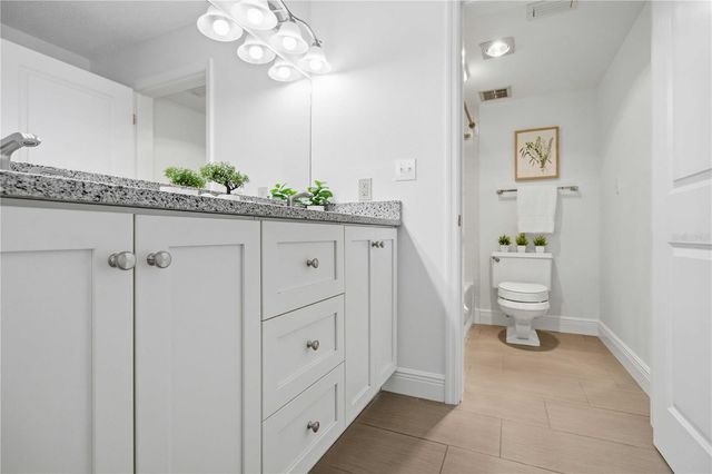 521 BAYPORT WAY 521, Longboat Key, FL 34228