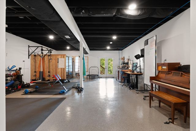916A Crescent Hill Rd, Nashville, TN 37206