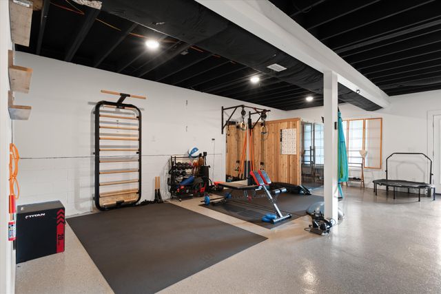 916A Crescent Hill Rd, Nashville, TN 37206