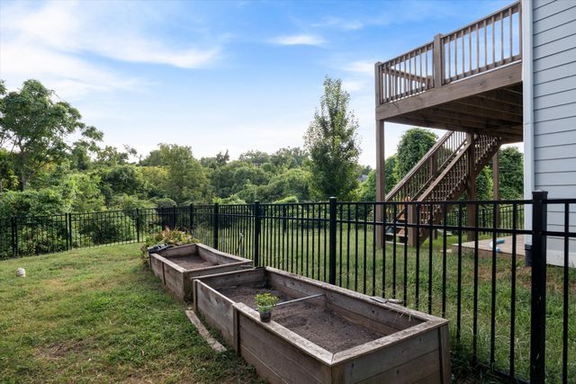 916A Crescent Hill Rd, Nashville, TN 37206