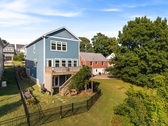 916A Crescent Hill Rd, Nashville, TN 37206