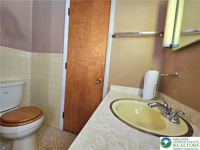 301 Frederick Street, Easton, PA 18042