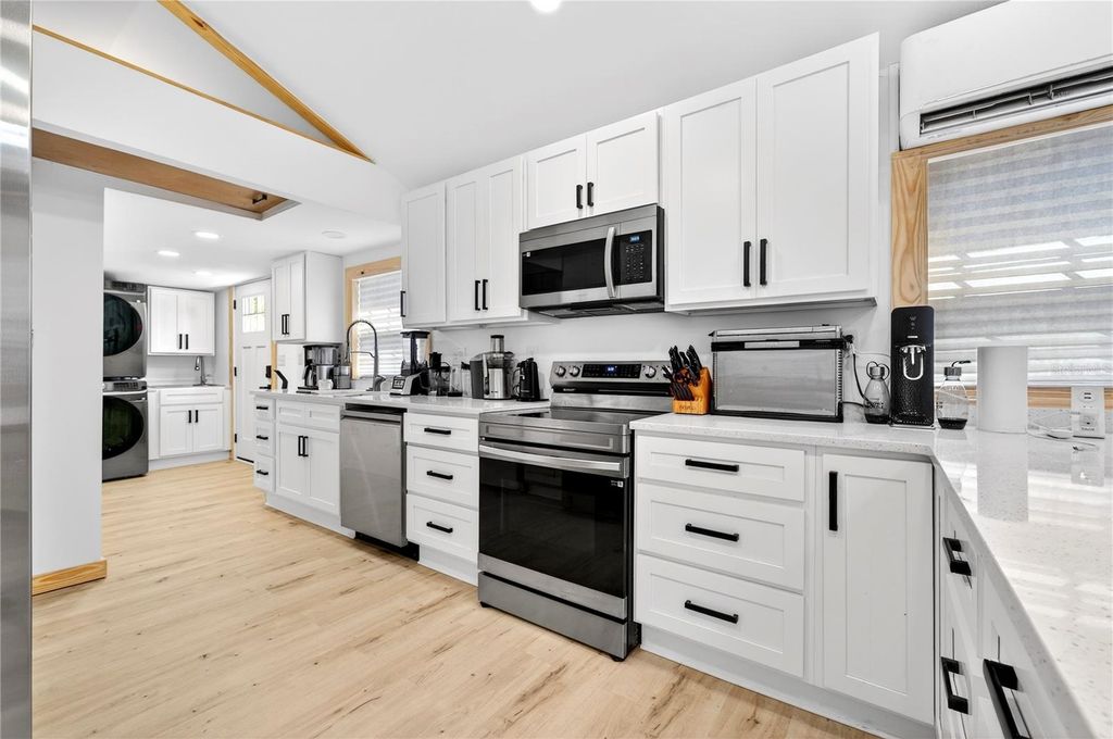 Image 16 of property listing at 607 JEFFERSON STREET, New Smyrna Beach, FL 32168