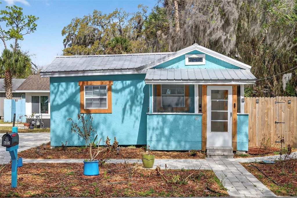 Image 3 of property listing at 607 JEFFERSON STREET, New Smyrna Beach, FL 32168