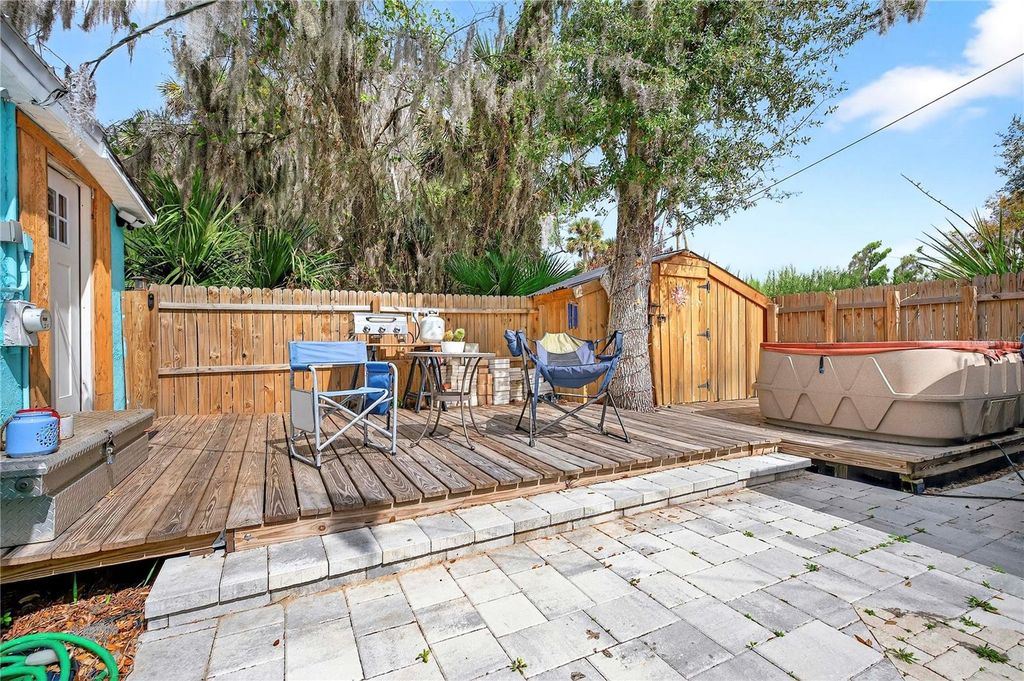 Image 30 of property listing at 607 JEFFERSON STREET, New Smyrna Beach, FL 32168