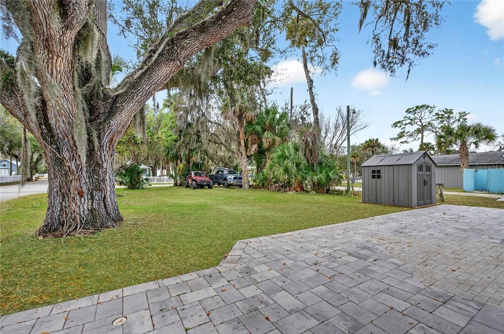 Image 36 of property listing at 607 JEFFERSON STREET, New Smyrna Beach, FL 32168