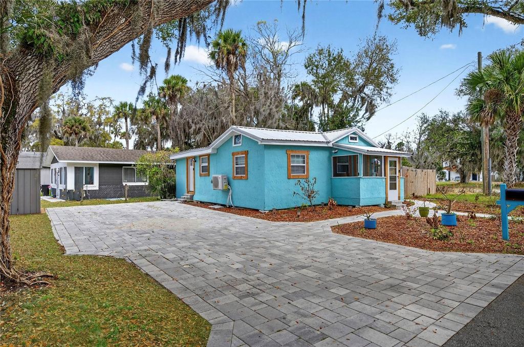 Image 41 of property listing at 607 JEFFERSON STREET, New Smyrna Beach, FL 32168