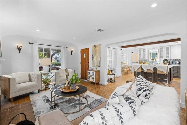 5127 Willowcrest, North Hollywood (los Angeles), CA 91601