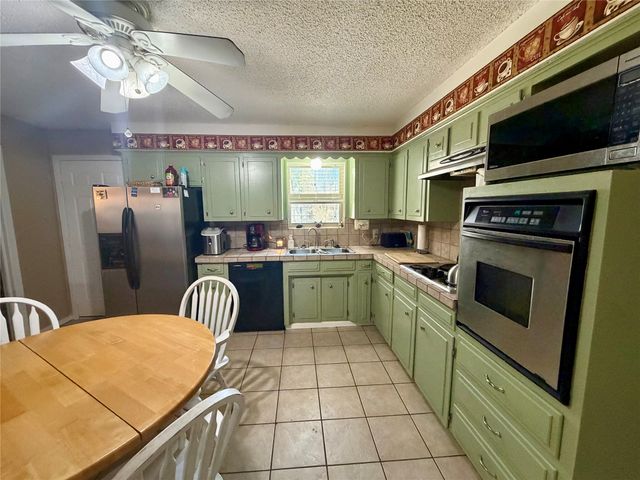 305 S 1st Street, Crandall, TX 75114