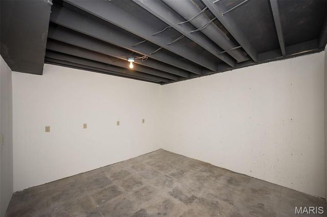 5182 N Royale Drive, Imperial, MO 63052