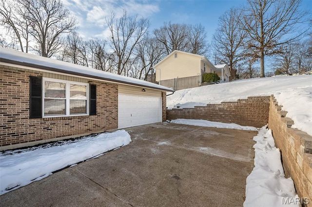 5182 N Royale Drive, Imperial, MO 63052