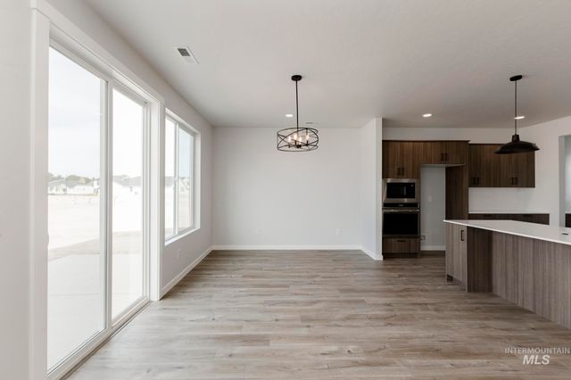 5293 W Yarnell St, Eagle, ID 83616