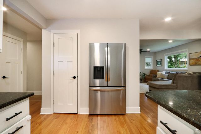 3209 Highland Circle, Manhattan, KS 66503