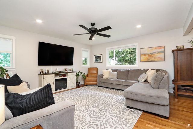 3209 Highland Circle, Manhattan, KS 66503