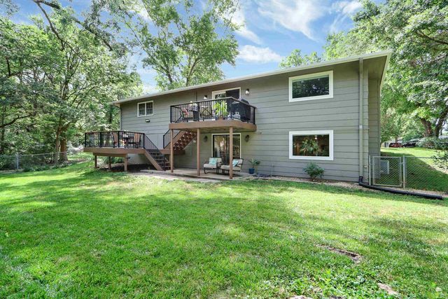 3209 Highland Circle, Manhattan, KS 66503