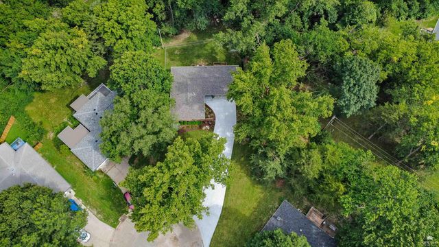 3209 Highland Circle, Manhattan, KS 66503