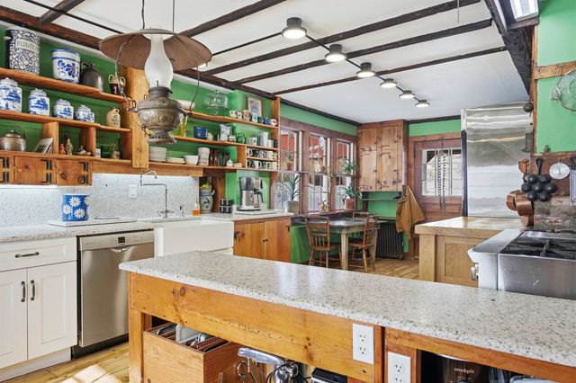 4669 Vermont Rte 100, Londonderry, VT 05148