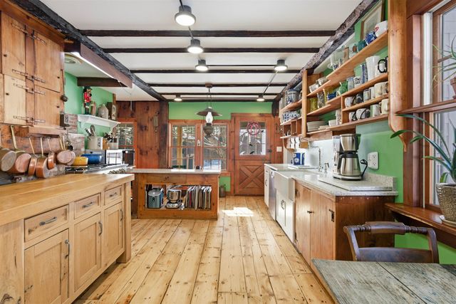 4669 Vermont Rte 100, Londonderry, VT 05148