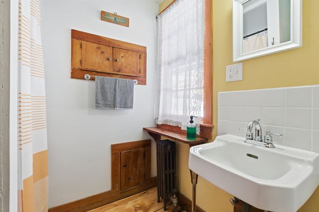 4669 Vermont Rte 100, Londonderry, VT 05148