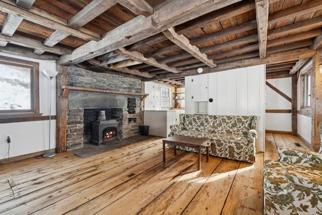 4669 Vermont Rte 100, Londonderry, VT 05148