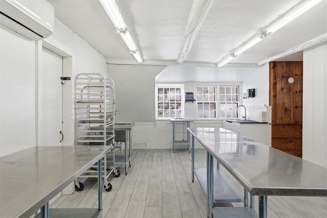 4669 Vermont Rte 100, Londonderry, VT 05148