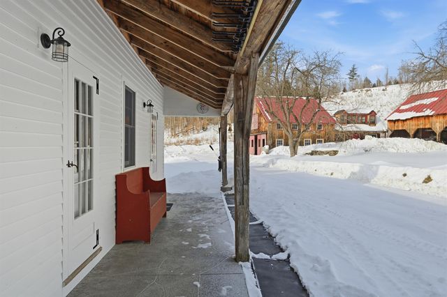 4669 Vermont Rte 100, Londonderry, VT 05148