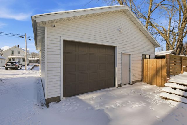 229 9th Avenue N, Waite Park, MN 56387