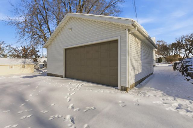229 9th Avenue N, Waite Park, MN 56387