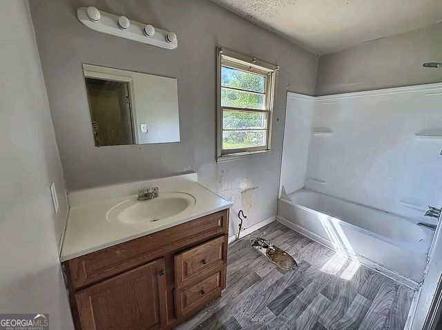 7126 Pineview Drive, Covington, GA 30014