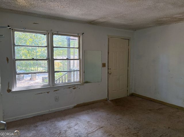 7126 Pineview Drive, Covington, GA 30014