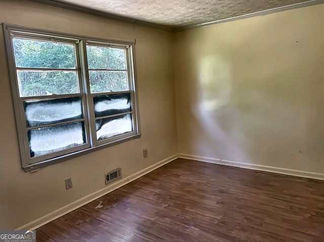 7126 Pineview Drive, Covington, GA 30014