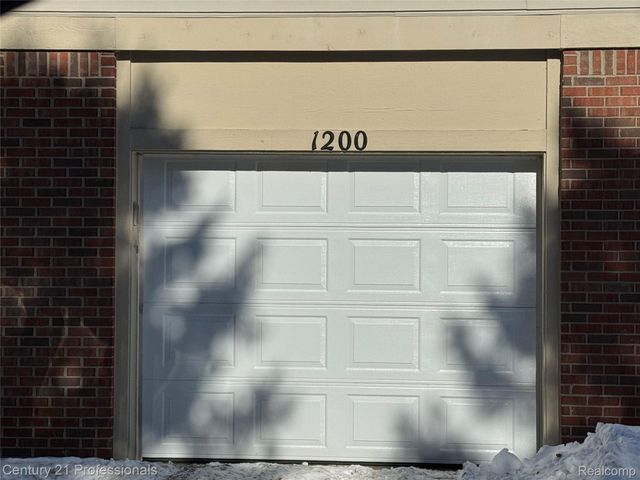 1200 SARATOGA Boulevard, Commerce Charter Township, MI 48390