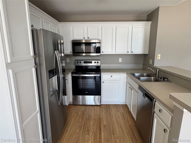 1200 SARATOGA Boulevard, Commerce Charter Township, MI 48390