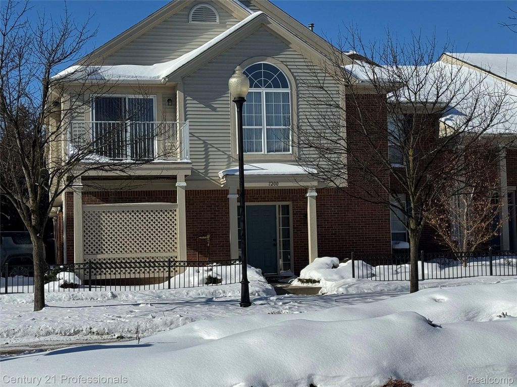 1200 SARATOGA Boulevard, Commerce Charter Township, MI 48390