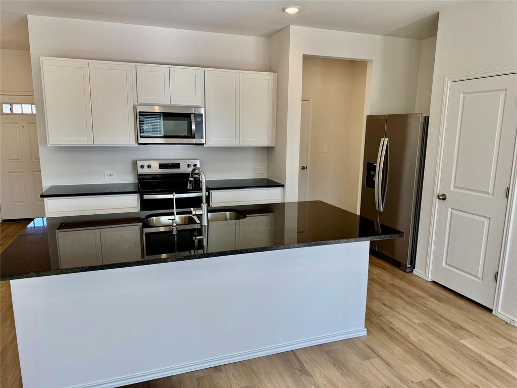 164 Cinnabar LN 4, Kyle, TX 78640