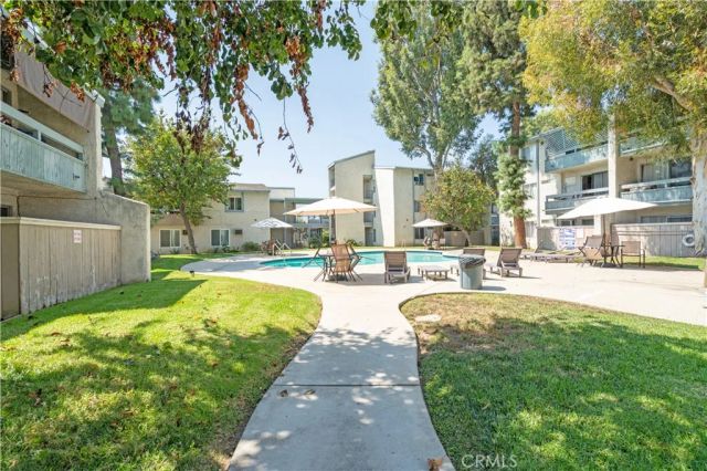 21800 Schoenborn 126, Los Angeles, CA 91304