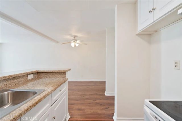21800 Schoenborn 126, Los Angeles, CA 91304