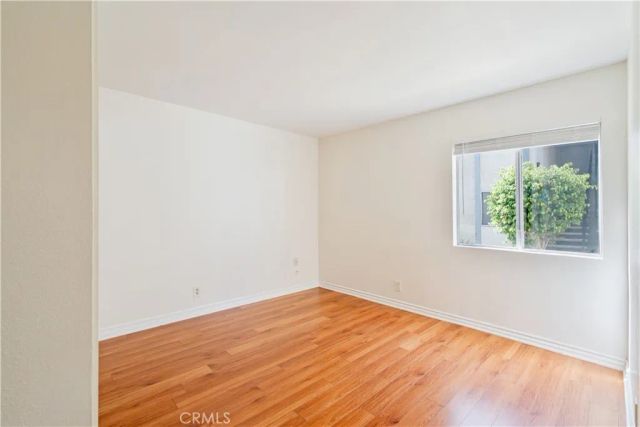 21800 Schoenborn 126, Los Angeles, CA 91304