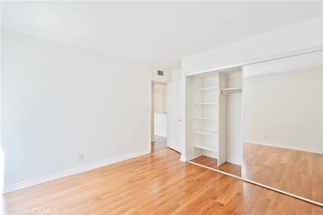 21800 Schoenborn 126, Los Angeles, CA 91304