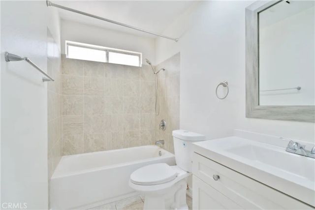 21800 Schoenborn 126, Los Angeles, CA 91304