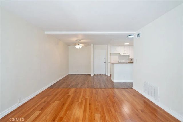 21800 Schoenborn 126, Los Angeles, CA 91304