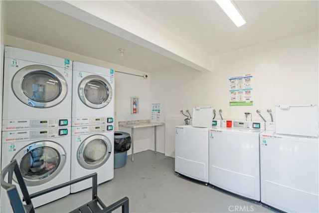 21800 Schoenborn 126, Los Angeles, CA 91304