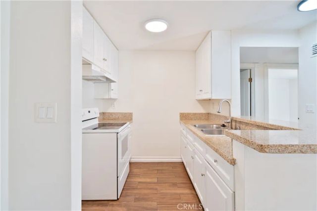 21800 Schoenborn 126, Los Angeles, CA 91304