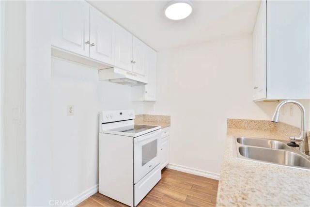 21800 Schoenborn 126, Los Angeles, CA 91304
