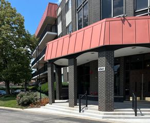 4940 Foster Street 304, Skokie, IL 60077