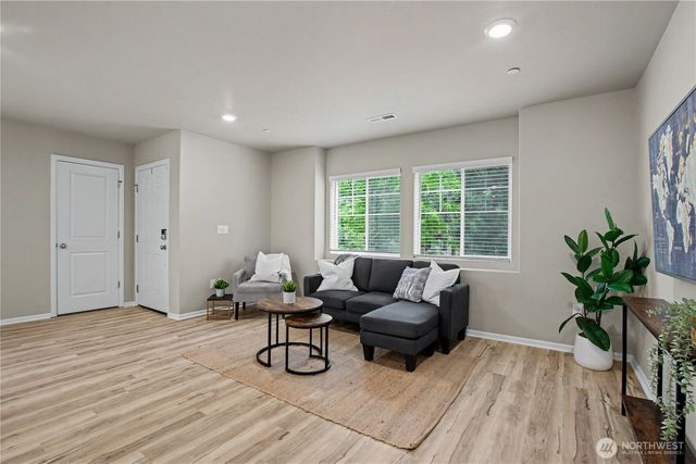 3340 Hoffman Hill Blvd, Dupont, WA 98327