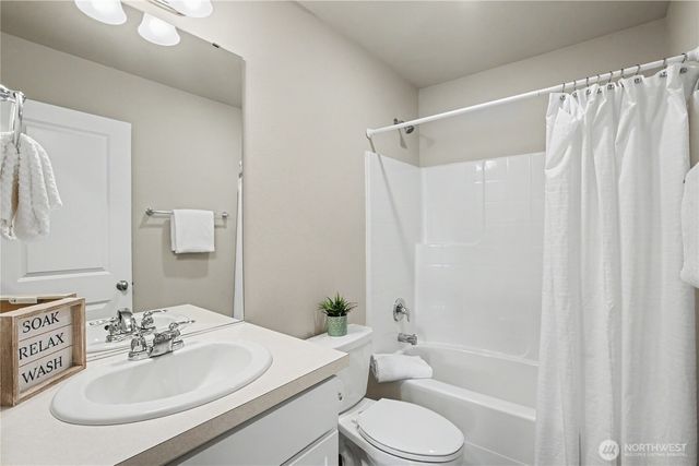 3340 Hoffman Hill Blvd, Dupont, WA 98327