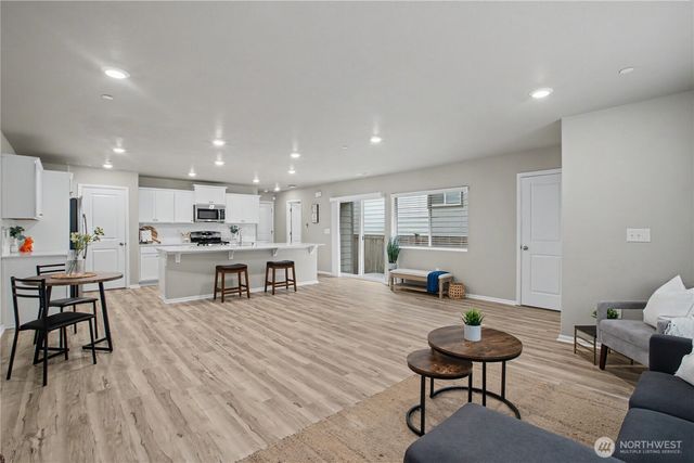 3340 Hoffman Hill Blvd, Dupont, WA 98327