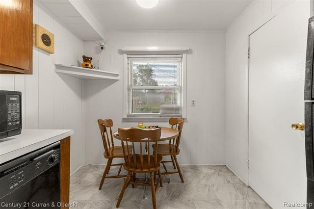 26657 W Chicago, Redford, MI 48239